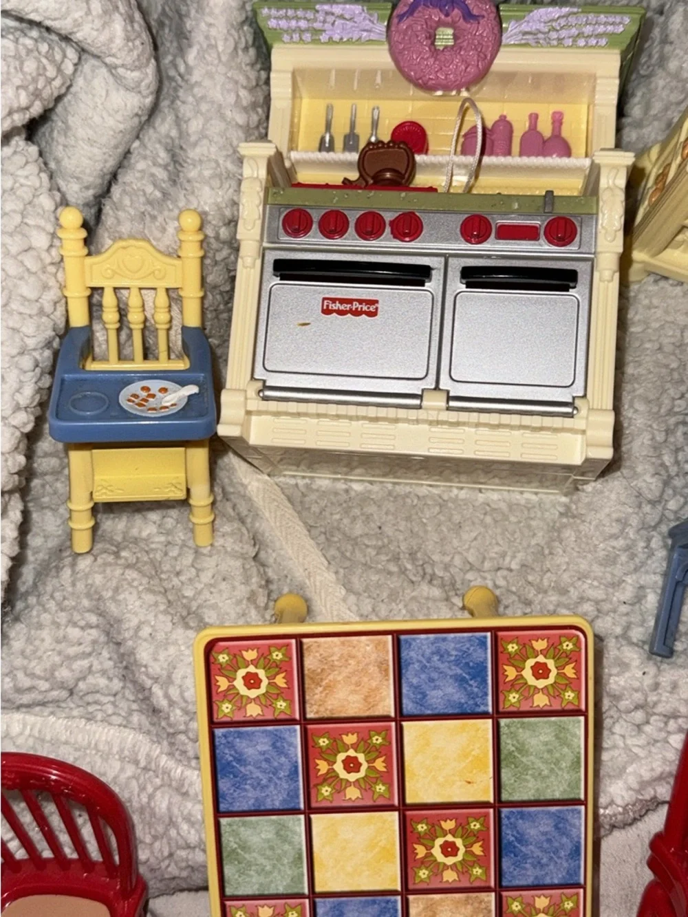 Fisher-Price loving family Cream and Gray Retro Mini Kitchen Set